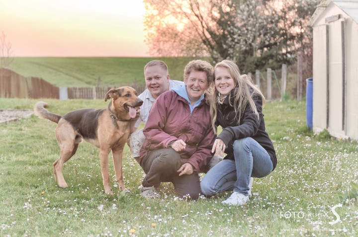 mother, daughter and son and Sam